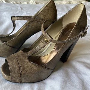 Simply Vera, Vera Wang Rosella T-Strap Taupe Heels